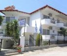 Gli appartamenti Meltemaki, alloggi privati a Nea Skioni, Grecia