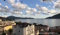 Casa: Appartamenti e camere, alloggi privati a Igalo, Montenegro