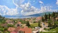 Atemberaubende Villa mit Blick auf die Bucht von Kotor, Privatunterkunft im Ort Baošići, Montenegro