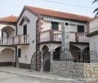Appartamenti Liljana Ledinko, alloggi privati a Privlaka, Croazia